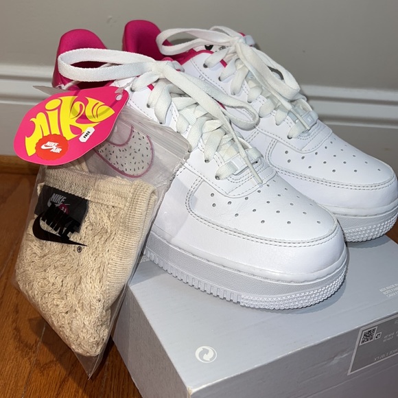 Nike Air Force 1 '07 LX - Picture 2 of 11